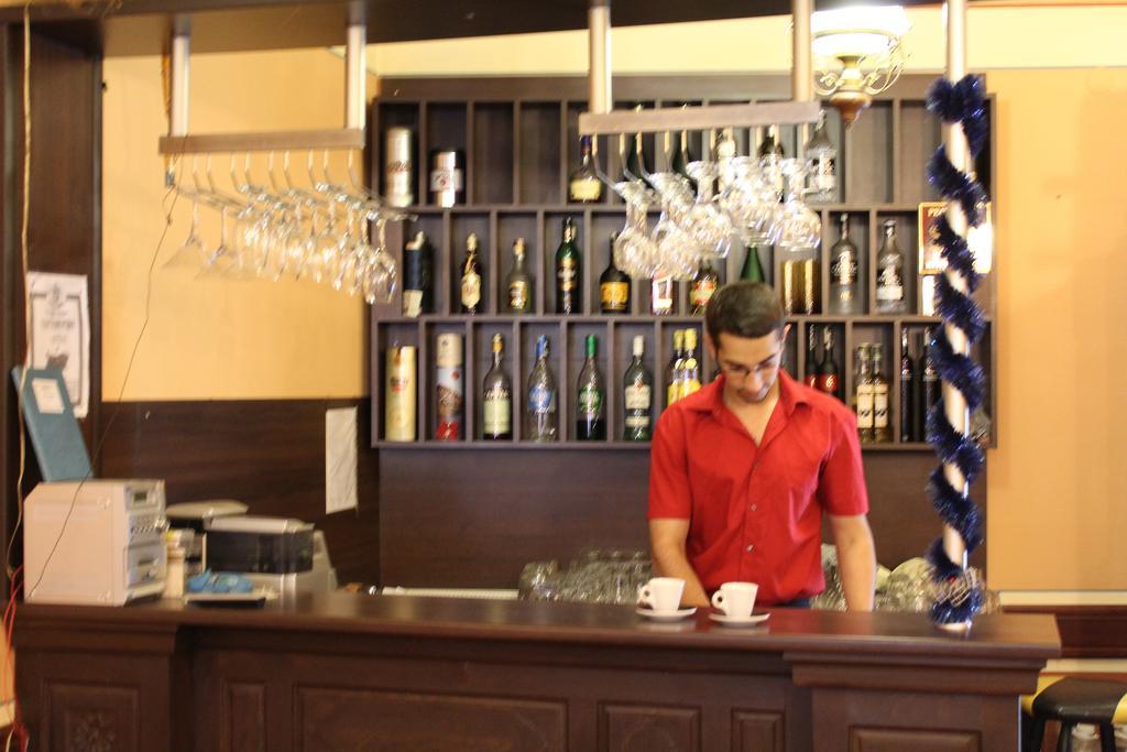 Family Hotel At Renaissance Square Plovdiv Kültér fotó