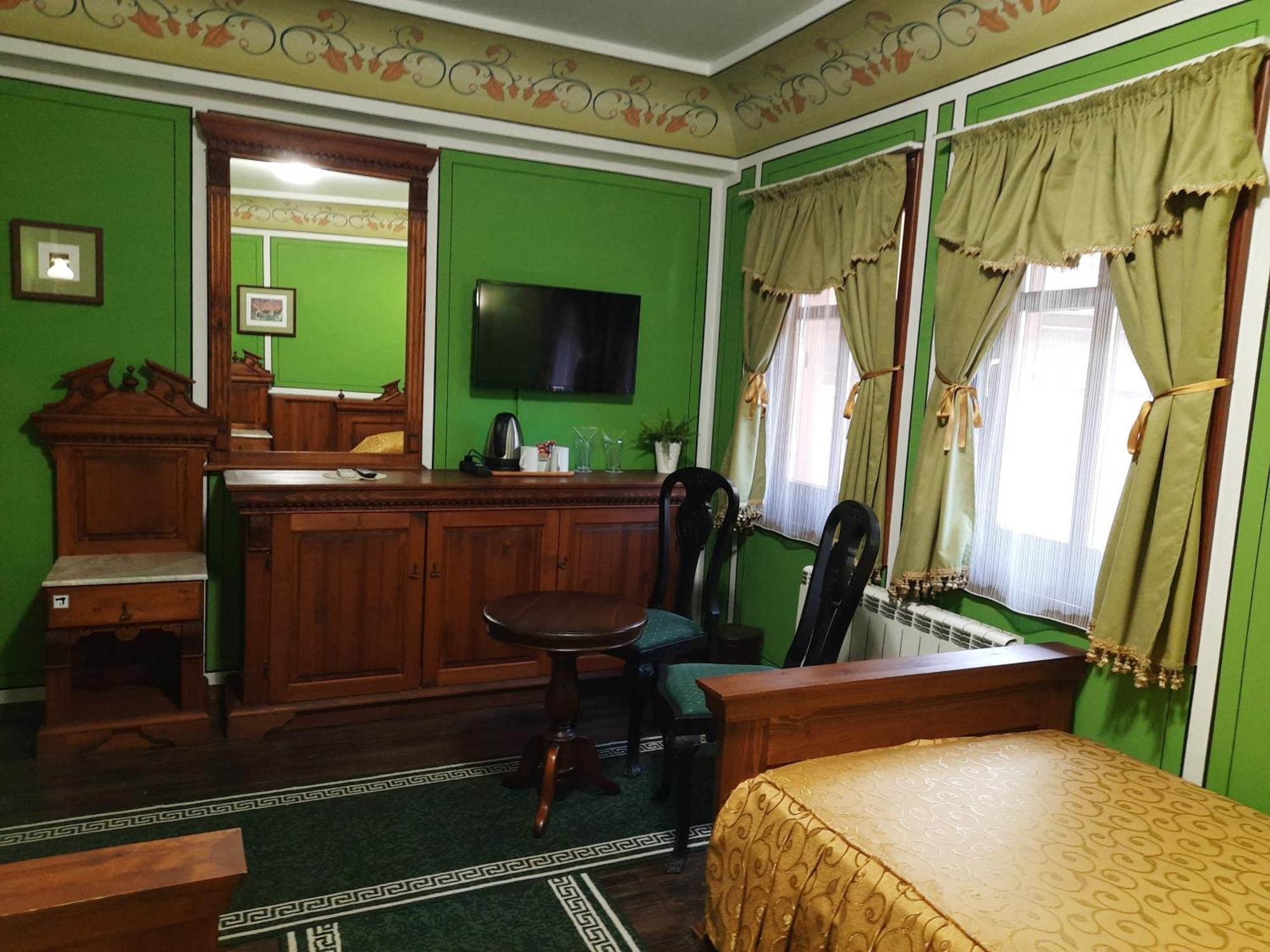 Family Hotel At Renaissance Square Plovdiv Kültér fotó