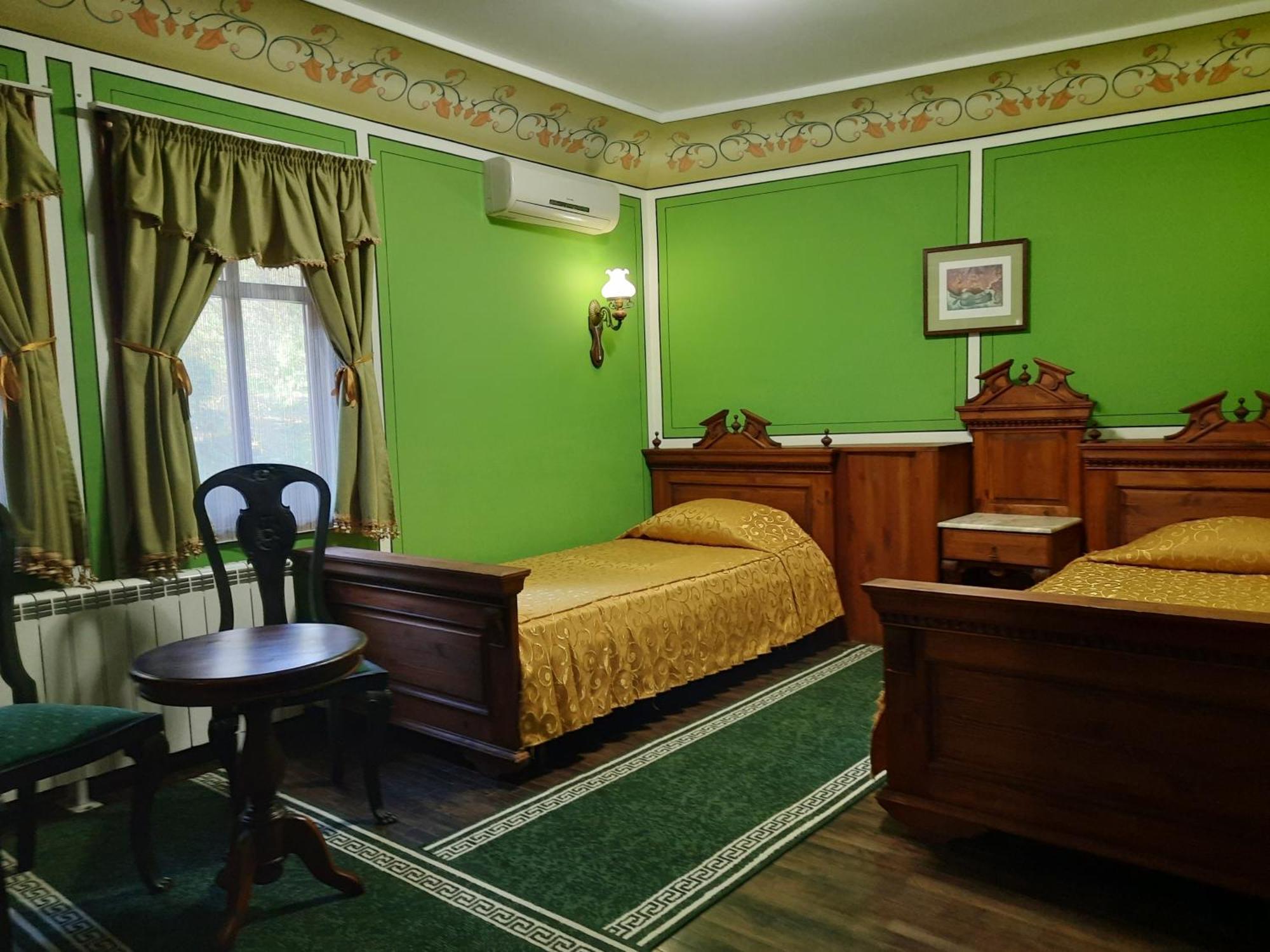 Family Hotel At Renaissance Square Plovdiv Kültér fotó