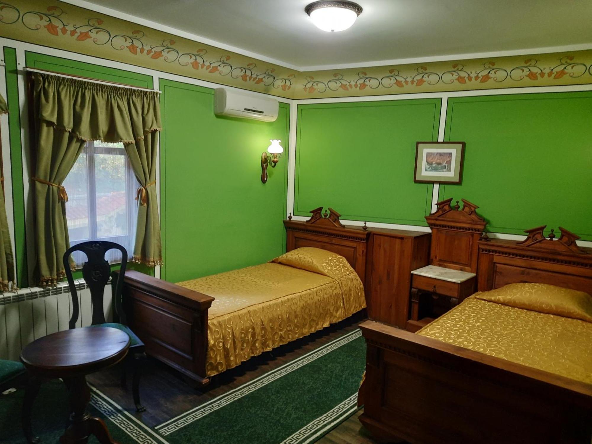 Family Hotel At Renaissance Square Plovdiv Kültér fotó