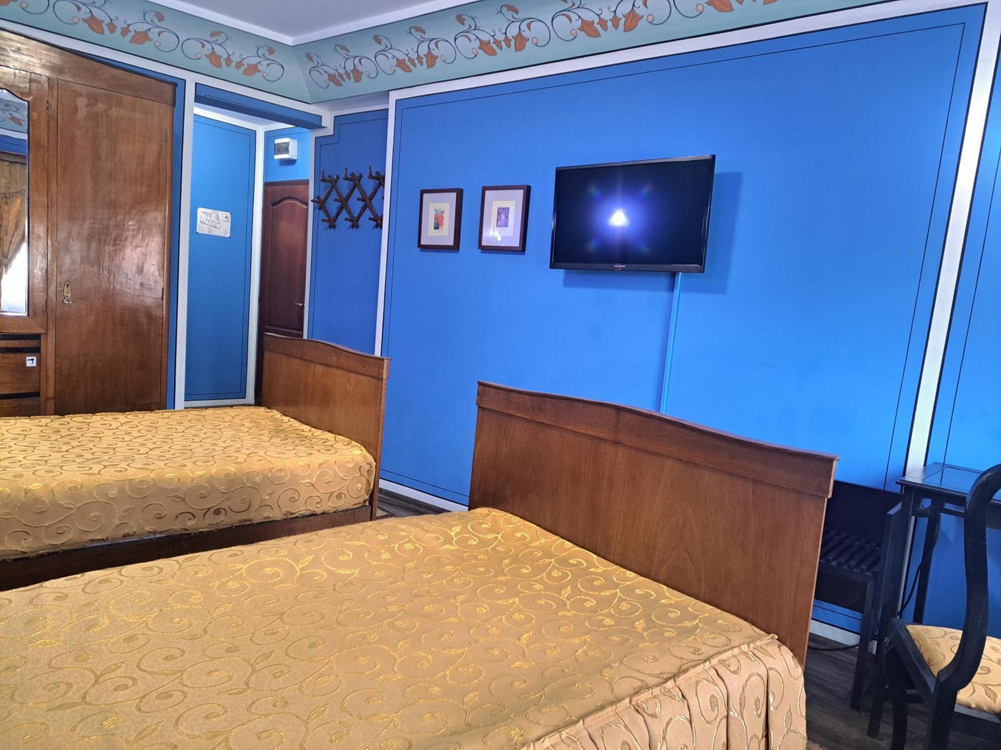Family Hotel At Renaissance Square Plovdiv Kültér fotó