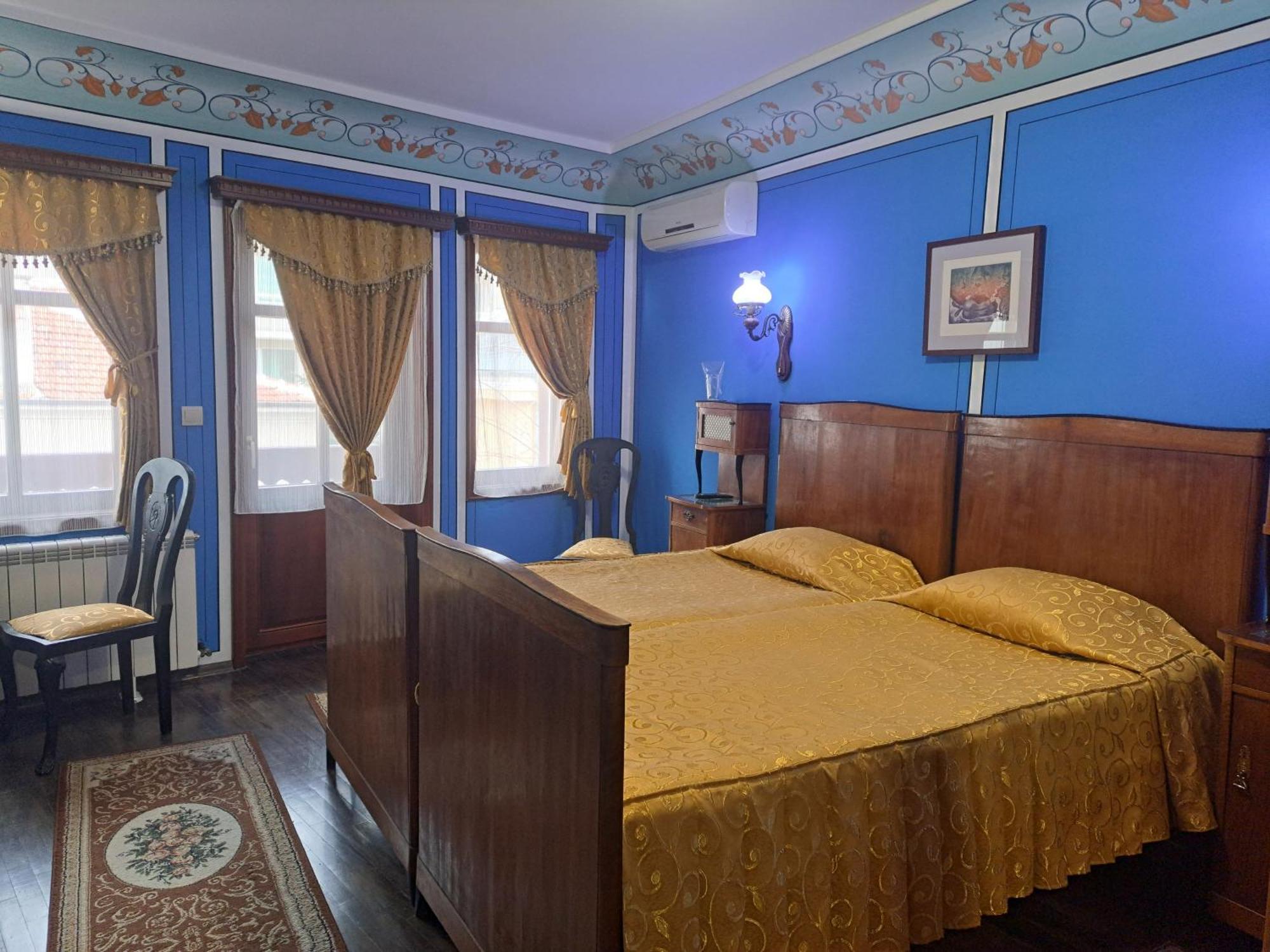 Family Hotel At Renaissance Square Plovdiv Kültér fotó