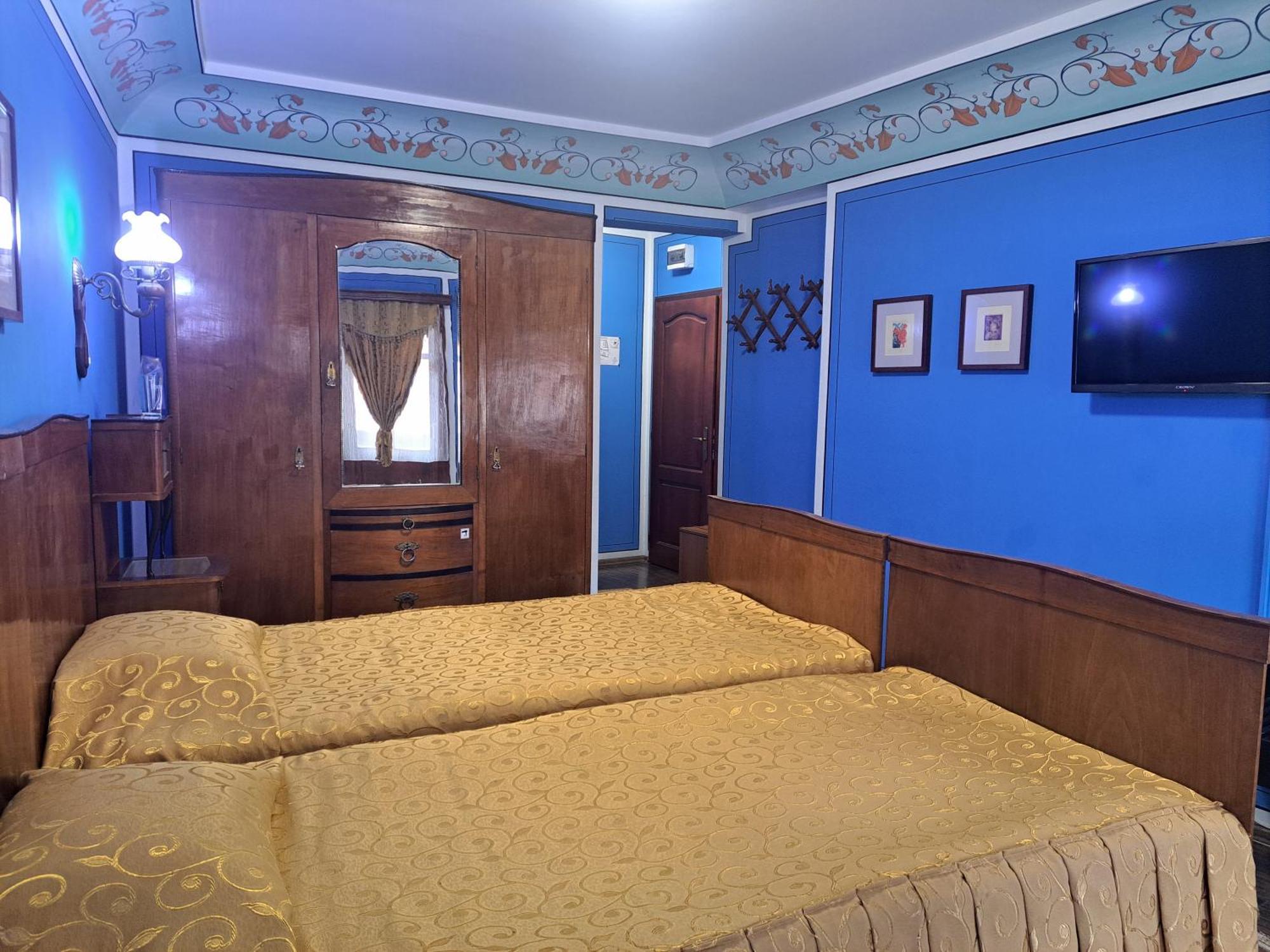Family Hotel At Renaissance Square Plovdiv Kültér fotó