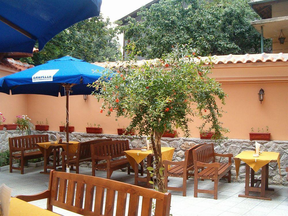 Family Hotel At Renaissance Square Plovdiv Kültér fotó