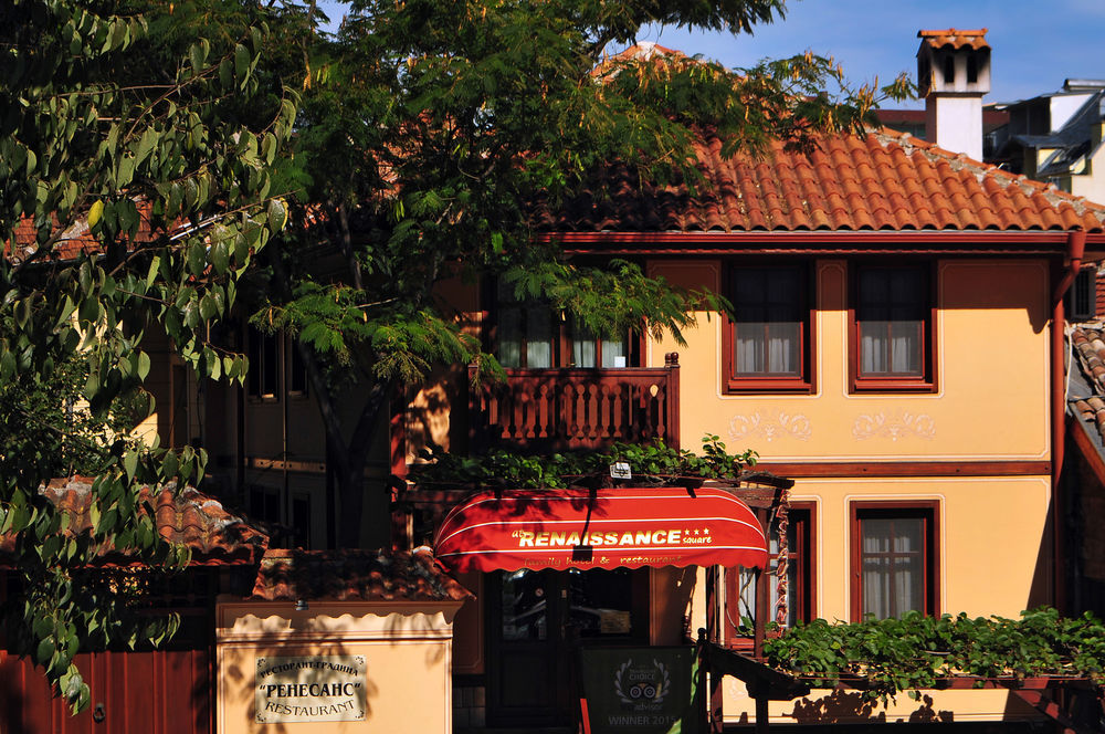 Family Hotel At Renaissance Square Plovdiv Kültér fotó